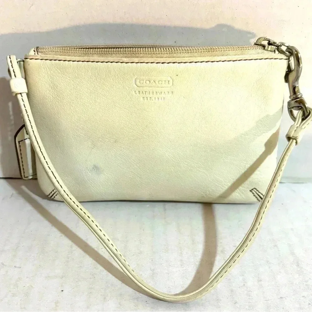 Coach vintage beige leather wristlet wallet